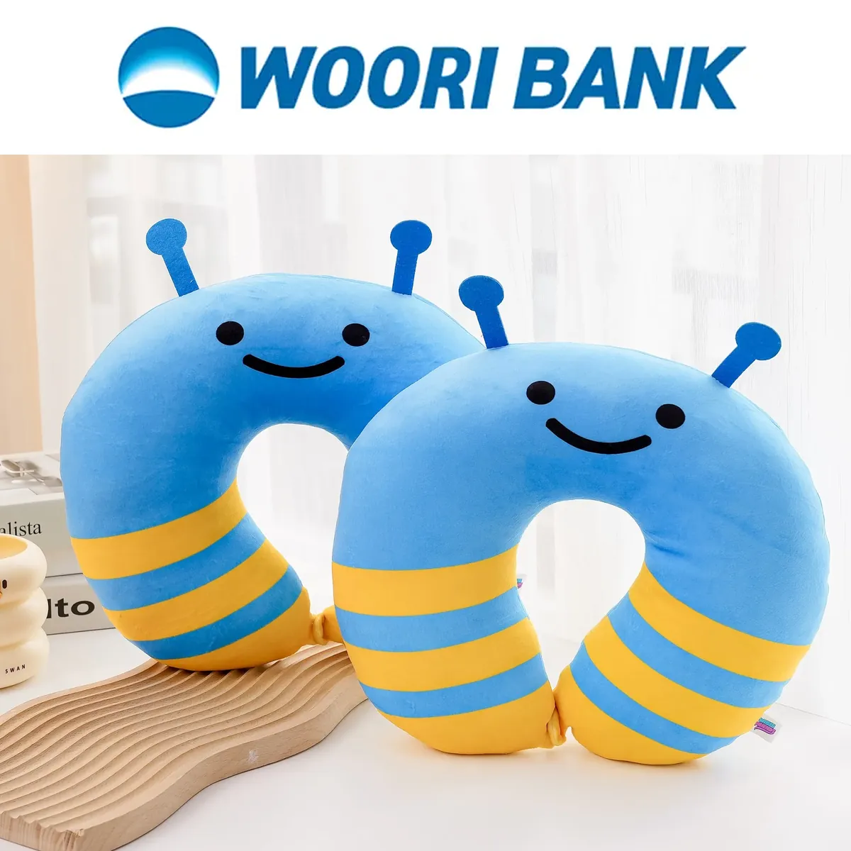 Woori Bank · gối chữ U in logo