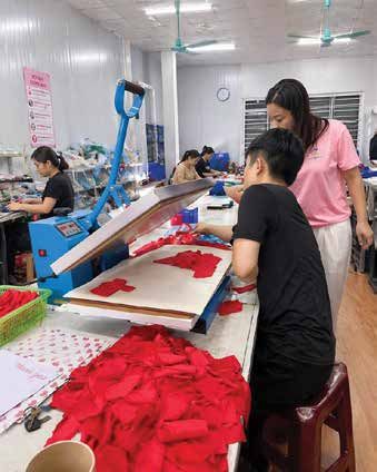 Cắt vải laser tại xưởng Memon