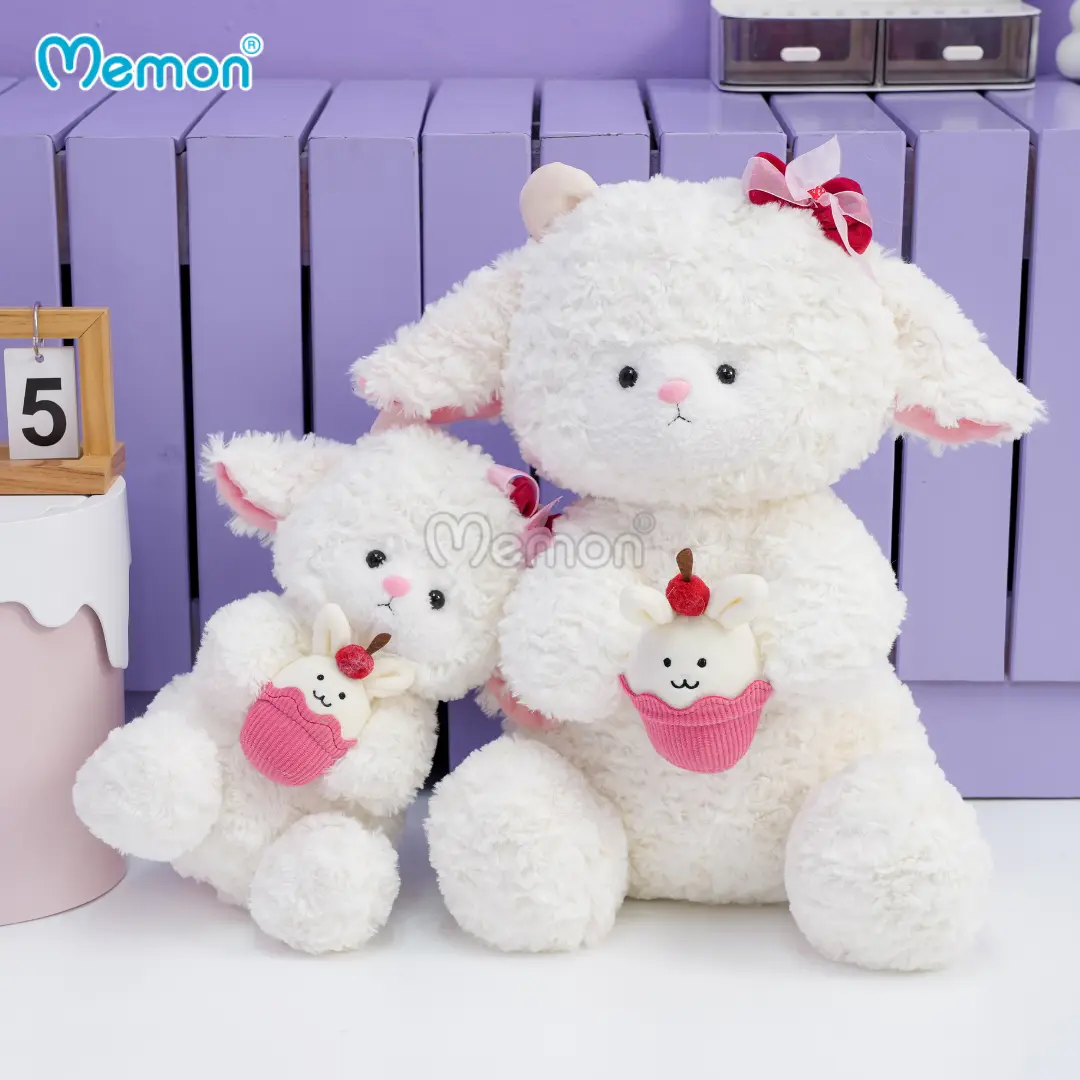 Cừu Bông Trắng Ôm Bánh