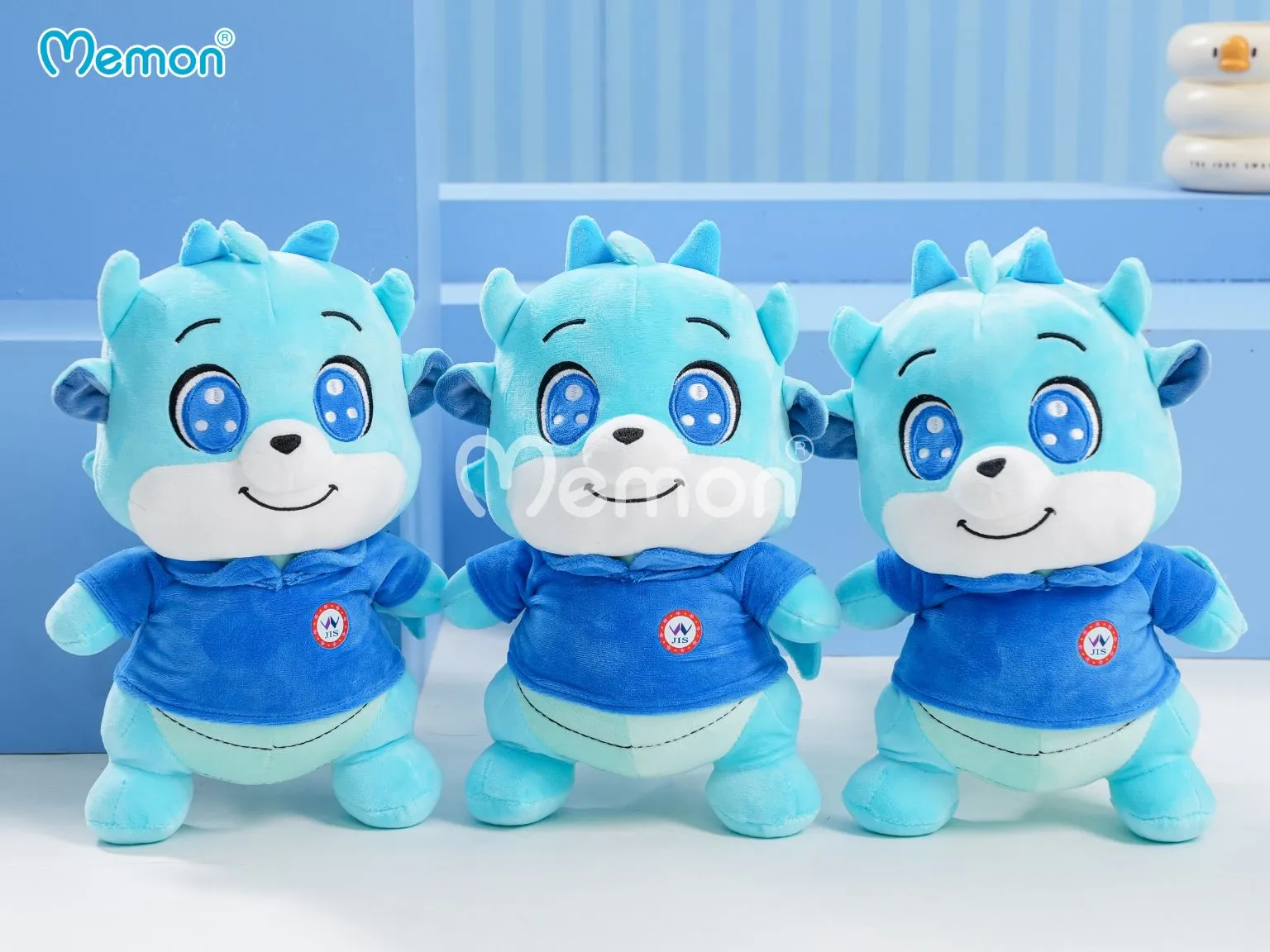 Gấu mascot mặc đồng phục thương hiệu